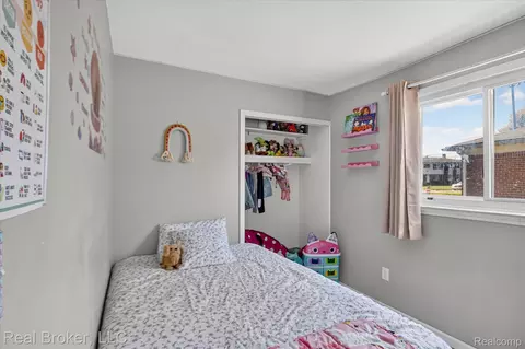 Bedroom - 35208 Michelle Dr, Romulus, MI 48174 photo 3 of 6