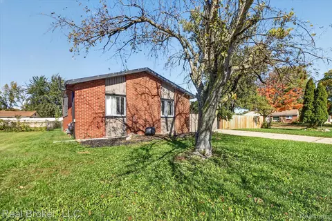 Exterior - 35208 Michelle Dr, Romulus, MI 48174 photo 1 of 7