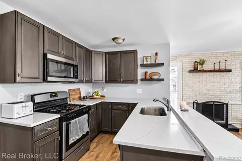 Kitchen - 35208 Michelle Dr, Romulus, MI 48174 photo 1 of 2