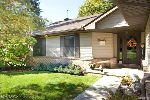 Exterior - 4768 Dillon St, Genoa, MI 48116 photo 3 of 6