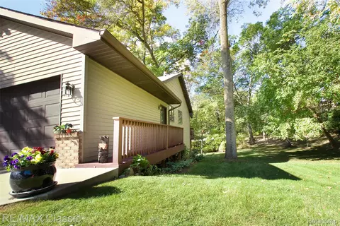 Exterior - 4768 Dillon St, Genoa, MI 48116 photo 4 of 6