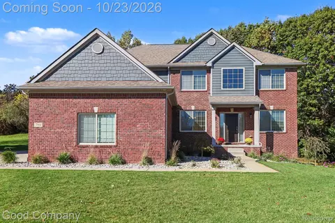 790 Heather Ct, Oxford, MI 48371