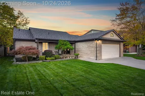 39435 Baroque Blvd, Clinton Township, MI 48038