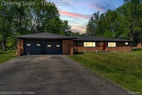 24139 Philip Dr, Southfield, MI 48075