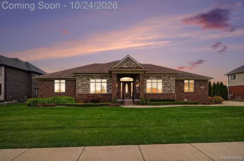 4492 Kelly Dr, Sterling Heights, MI 48314