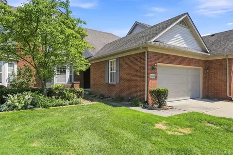 13469 Shire Ln, Southgate, MI 48195