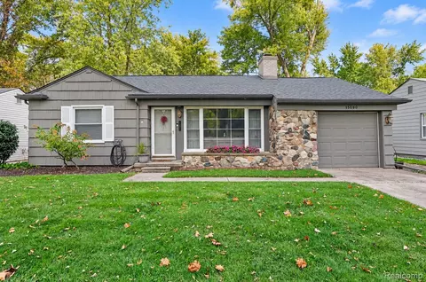 15690 Birwood Ave, Beverly Hills, MI 48025