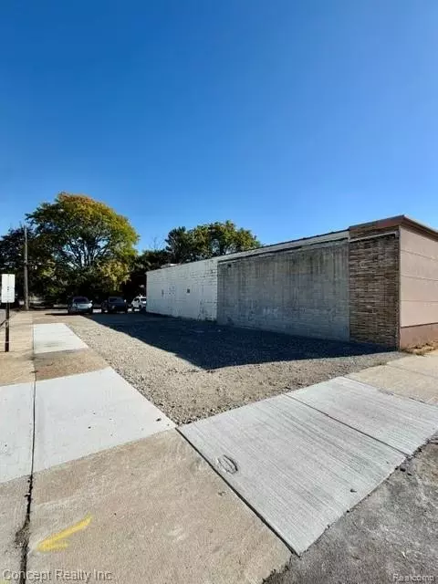 3605 Fort St, Lincoln Park, MI 48146