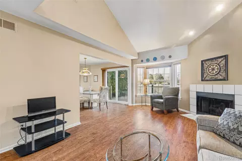 Living - 18628 Hilltop Dr, Riverview, MI 48193 photo 3 of 5