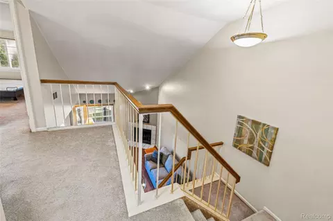Entry Way - 18628 Hilltop Dr, Riverview, MI 48193 photo 2 of 2
