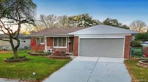 13979 Sunset St, Livonia, MI 48154