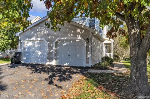 1616 Golden Ln, Superior, MI 48198