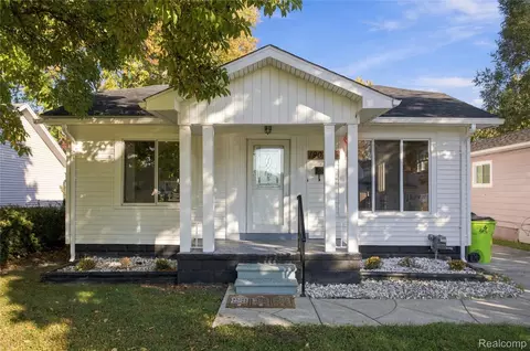 19039 Colorado St, Roseville, MI 48066