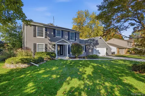 16235 Winchester Dr, Northville, MI 48168