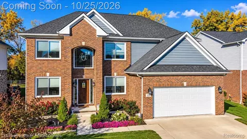 25 Scripter Ct, Oxford, MI 48371