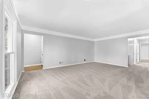 Living - 41 E River Rd #GROSSE, Ile, MI 48138 photo 3 of 4