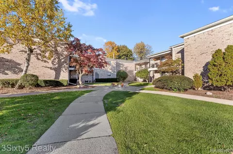 Exterior - 41 E River Rd #GROSSE, Ile, MI 48138 photo 3 of 5