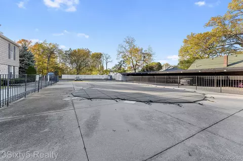 Exterior - 41 E River Rd #GROSSE, Ile, MI 48138 photo 5 of 5