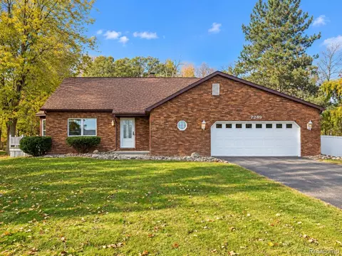 7249 Hackett Rd, Saginaw, MI 48602