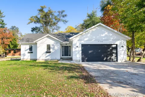 4156 Ivanrest Ave SW, Grandville, MI 49418