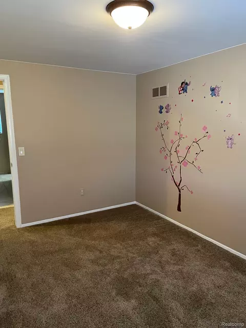 Bedroom - 47152 Rosemary Rd, Macomb, MI 48044 photo 2 of 4