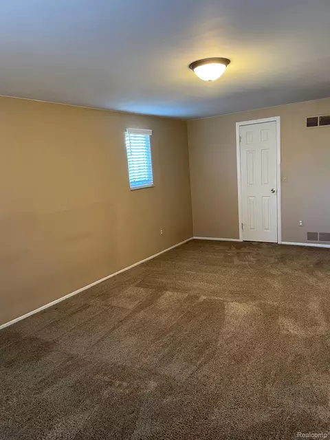 Bedroom - 47152 Rosemary Rd, Macomb, MI 48044 photo 1 of 4