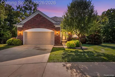 271 Bozeman Ct, Oceola, MI 48843