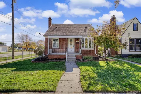755 Moran Ave, Lincoln Park, MI 48146