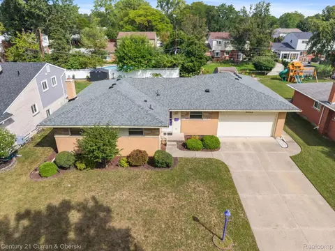 30222 Buckingham St, Livonia, MI 48154