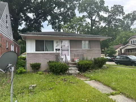 18135 Bentler St, Detroit, MI 48219