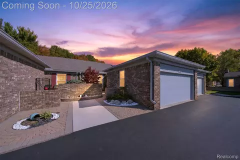 48698 French Creek Ct, Shelby Township, MI 48315