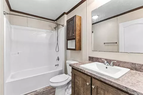 Bath - 165 Apollo Cir, Flushing, MI 48433 photo 2 of 2