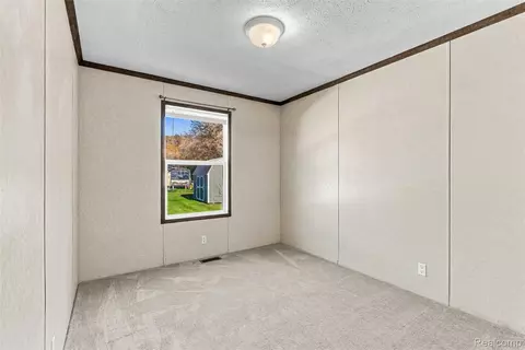 Bedroom - 165 Apollo Cir, Flushing, MI 48433 photo 3 of 8