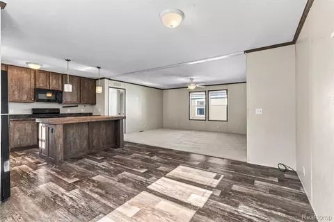 Living - 165 Apollo Cir, Flushing, MI 48433 photo 5 of 6