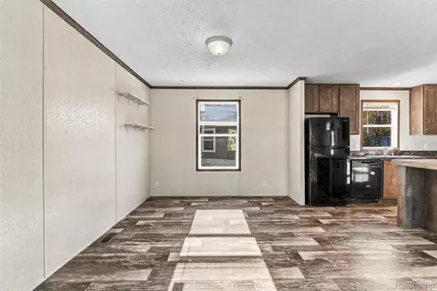 Living - 165 Apollo Cir, Flushing, MI 48433 photo 4 of 6