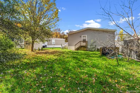 Exterior - 165 Apollo Cir, Flushing, MI 48433 photo 4 of 4