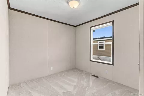 Bedroom - 165 Apollo Cir, Flushing, MI 48433 photo 5 of 8