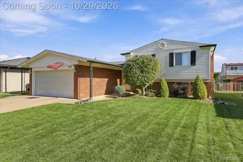 36850 Myra Ct, Sterling Heights, MI 48312