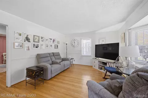 Living - 22355 Olmstead St, Dearborn, MI 48124 photo 2 of 3