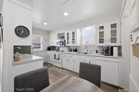 Kitchen - 22355 Olmstead St, Dearborn, MI 48124 photo 5 of 5
