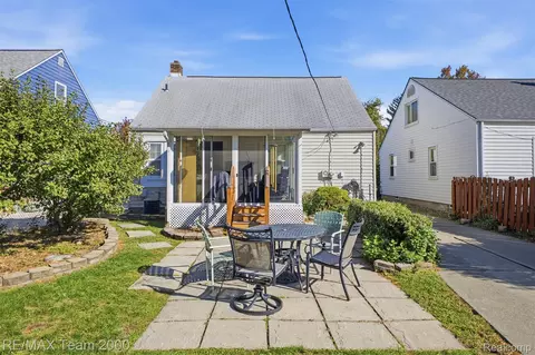 Exterior - 22355 Olmstead St, Dearborn, MI 48124 photo 7 of 8