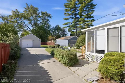 Exterior - 22355 Olmstead St, Dearborn, MI 48124 photo 5 of 8