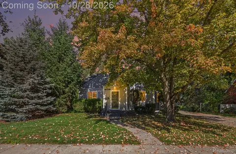 20615 California St, Saint Clair Shores, MI 48080