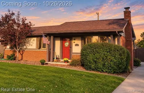 27443 Roney Ave, Brownstown, MI 48183
