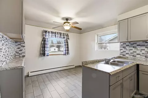 Kitchen - 25253 Eureka Dr, Warren, MI 48091 photo 1 of 3