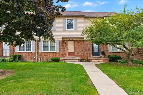 24244 Bashian Dr, Novi, MI 48375