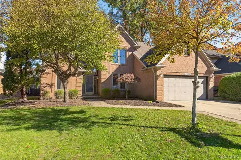 43336 Herring Dr, Clinton Township, MI 48038