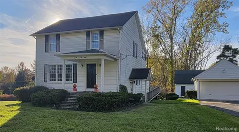 9048 Stoney Creek Rd, Augusta, MI 48197