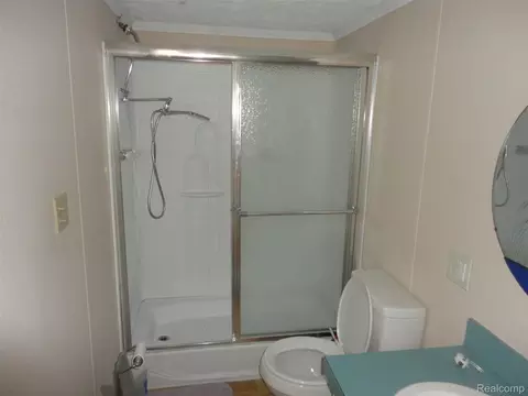 Bath - 3653 Brookline Ln, Carleton, MI 48117 photo 2 of 2