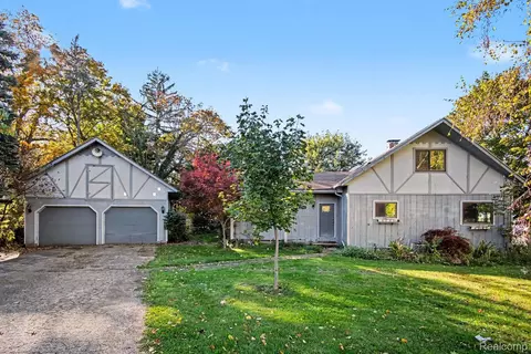 210 Short St SE, Caledonia, MI 49316